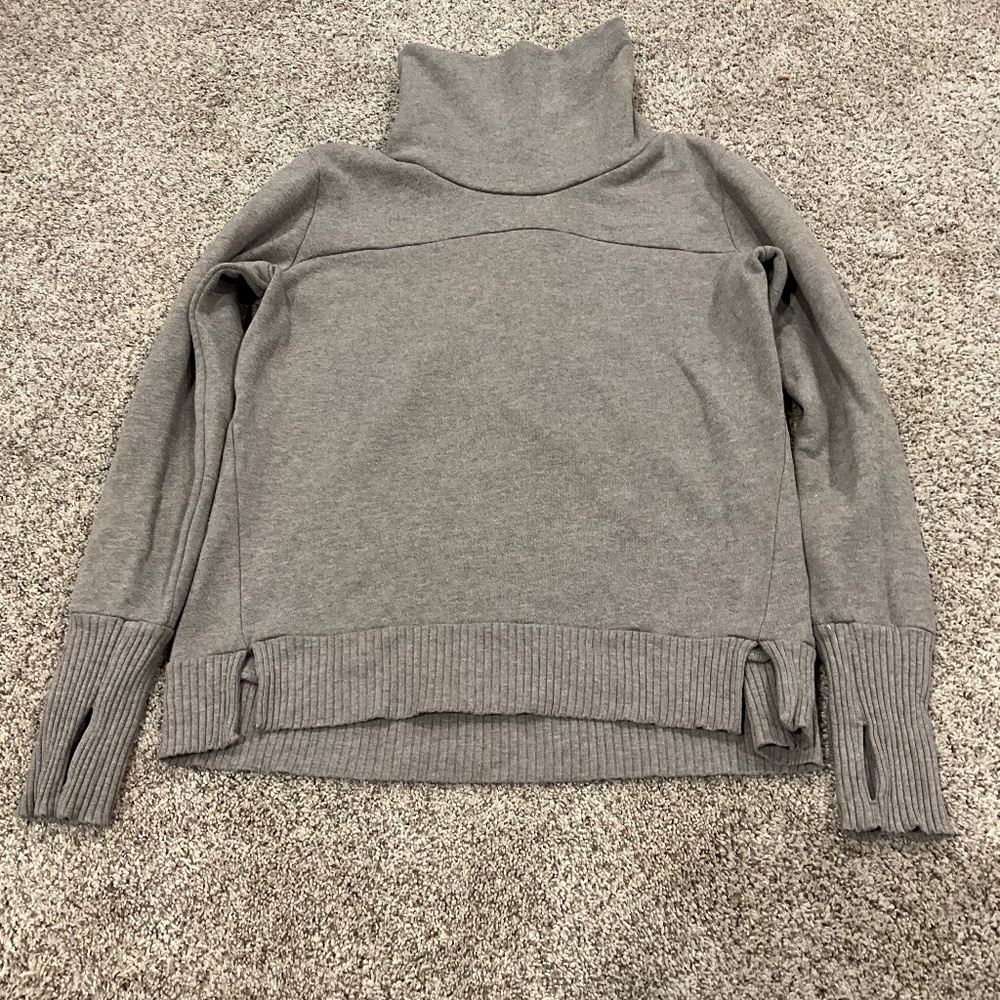 Alo Yoga Turtleneck Sweatshirt